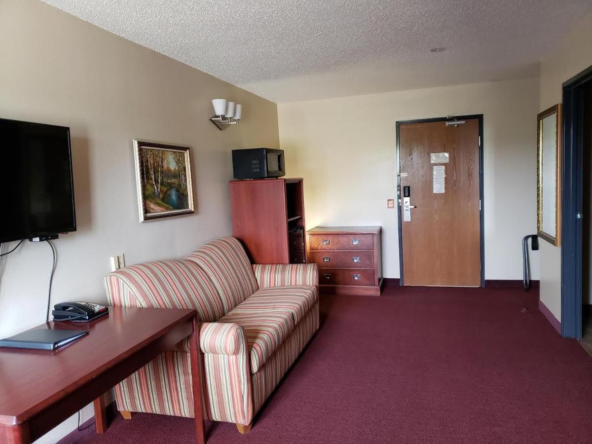 Heartland & Motel 2*