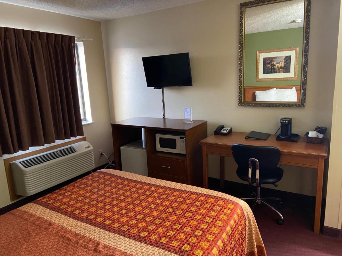 Heartland & Motel